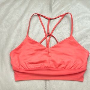 Alo Lush  sports bra has inserts for pads but not pads